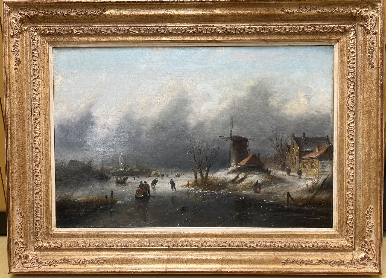 Spohler J.J.C. | Jacob Jan Coenraad Spohler | Schilderijen te koop aangeboden | Schaatsers en sledes op het ijs bij naderende sneeuwstorm, olieverf op doek 43,8 x 67,2 cm, gesigneerd rechtsonder Spohler J.J.C. | Jacob Jan Coenraad Spohler | Schilderijen te koop aangeboden | Schaatsers en sledes op het ijs bij naderende sneeuwstorm, olieverf op doek 43,8 x 67,2 cm, gesigneerd rechtsonder