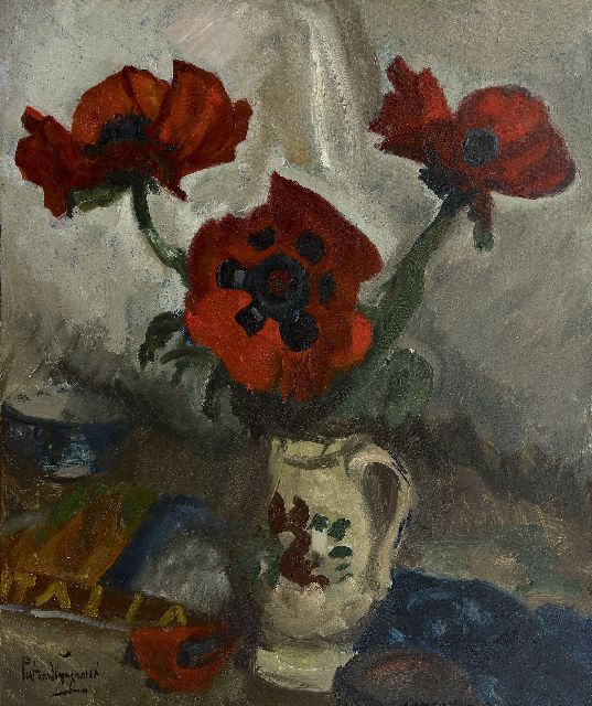 Piet van Wijngaerdt | Papavers in gebloemde kan, olieverf op doek, 80,5 x 68,9 cm, gesigneerd l.o.