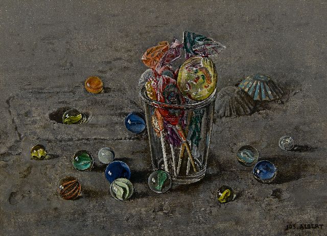 Jos Albert | Stilleven met snoep en knikkers, olieverf op doek, 24,6 x 33,3 cm, gesigneerd r.o.