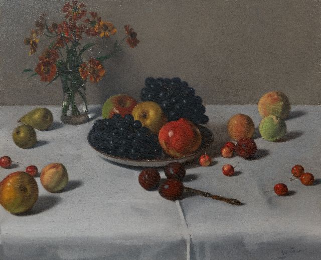 Willem Witsen | Stilleven met fruit en vaas met bloemen, olieverf op doek, 52,2 x 64,0 cm, gesigneerd r.o. en te dateren ca. 1920