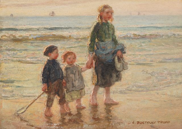Jan Zoetelief Tromp | Visserskinderen op het strand van Katwijk, olieverf op board, 24,4 x 34,0 cm, gesigneerd r.o.
